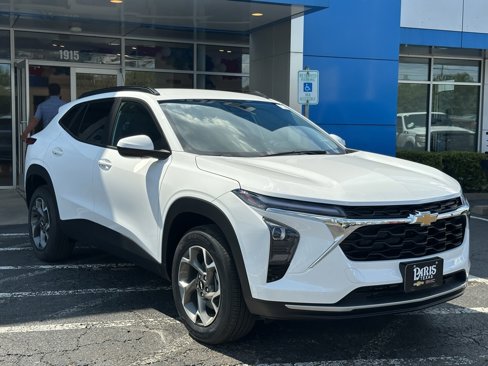 New 2025 Chevrolet Trax LT w/ Driver Confidence Package image 1