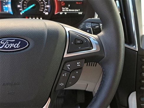 Used 2018 Ford Edge Titanium w/ Equipment Group 301A image 24