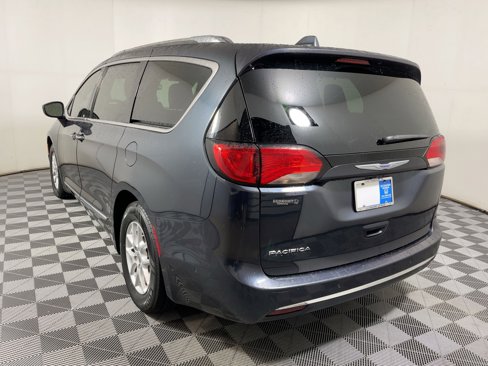 Used 2020 Chrysler Pacifica Touring-L w/ Advanced Safetytec Group image 19