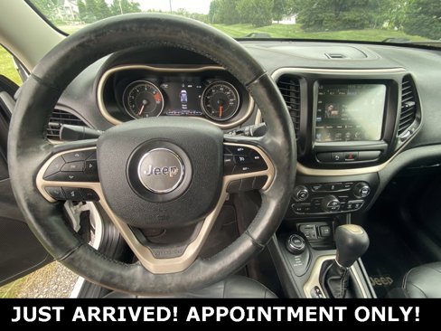 Used 2018 Jeep Cherokee Limited image 10
