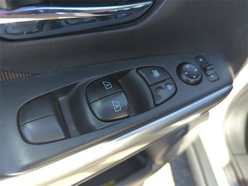 Certified 2020 Nissan Kicks SR w/ Exterior Package image 26
