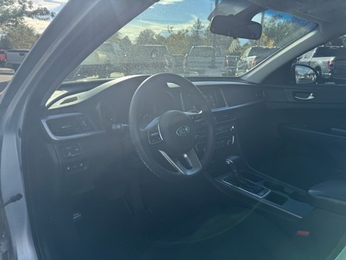 Used 2020 Kia Optima LX image 9