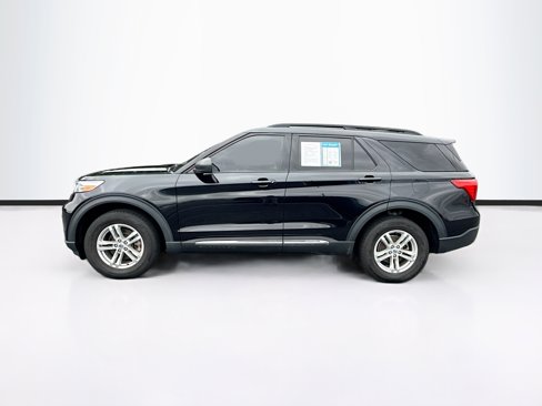 Used 2022 Ford Explorer XLT image 4