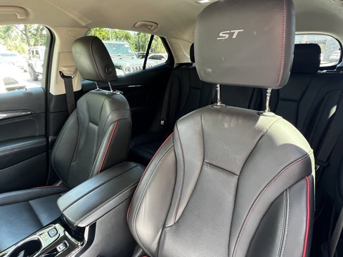 Used 2022 Buick Envision Essence w/ Technology Package I image 18