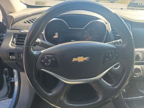 Used 2015 Chevrolet Impala LT image 12