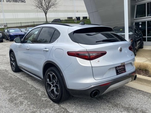Used 2023 Alfa Romeo Stelvio Ti image 7