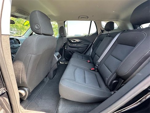 Used 2024 GMC Terrain SLE image 16