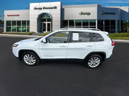 Used 2017 Jeep Cherokee Limited image 5