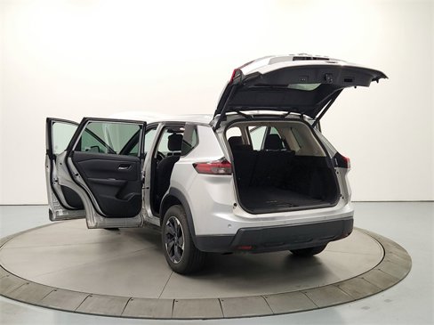 Used 2024 Nissan Rogue SV image 14