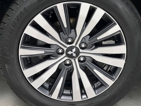 Used 2020 Mitsubishi Outlander SE image 58