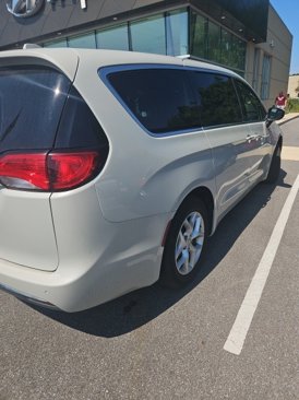 Used 2017 Chrysler Pacifica Touring Plus w/ Tire & Wheel Group image 4