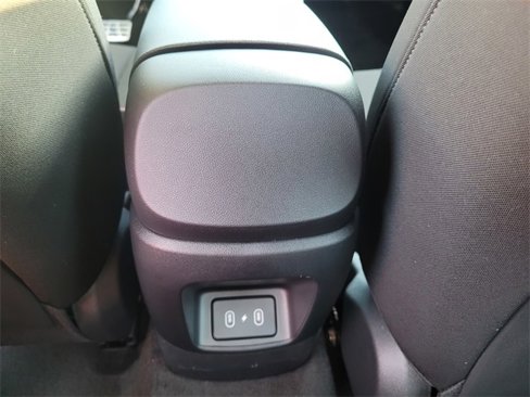 New 2025 Hyundai Elantra SEL image 11