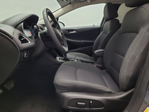 Used 2018 Chevrolet Cruze LT w/ Convenience Package image 17