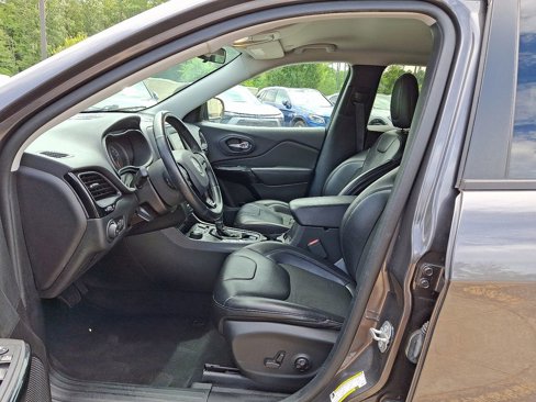 Used 2020 Jeep Cherokee Latitude Plus image 14