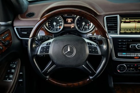 Used 2016 Mercedes-Benz GL 550 4MATIC image 26