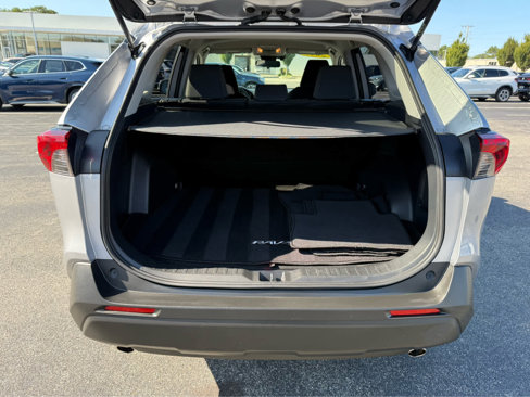 Used 2019 Toyota RAV4 LE image 7