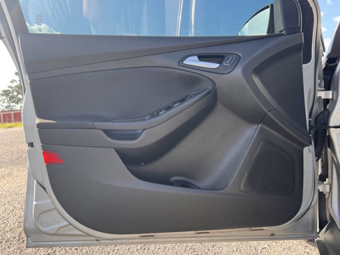 Used 2017 Ford Focus SE image 12