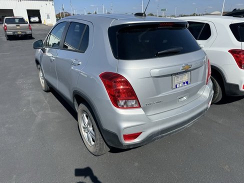 Used 2022 Chevrolet Trax LS w/ Tint and Cruise Package image 4