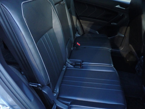 Used 2022 Volkswagen Tiguan SE R-Line image 16