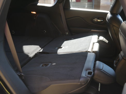 Used 2019 Jeep Cherokee Limited w/ Luxury Group image 33