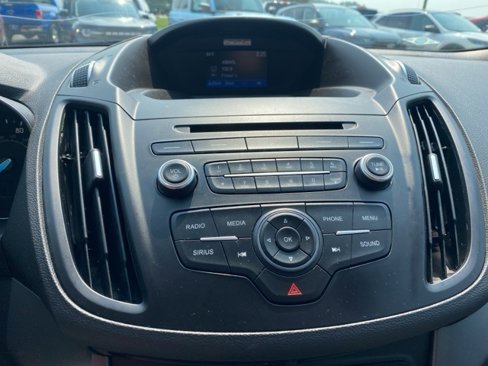 Used 2017 Ford Escape SE image 11