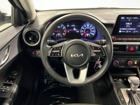 Used 2022 Kia Forte LXS w/ LXS Technology Package image 16