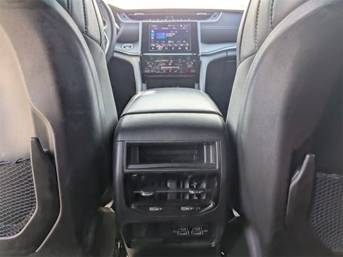 Used 2024 Jeep Grand Cherokee Altitude image 30