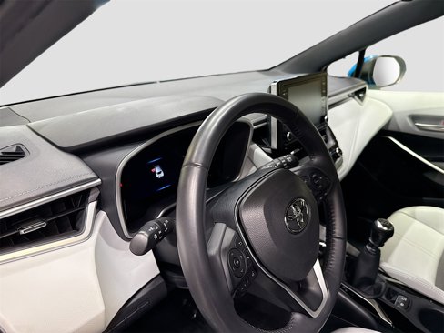 Used 2021 Toyota Corolla XSE image 9