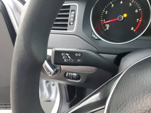 Used 2015 Volkswagen Jetta SE image 34