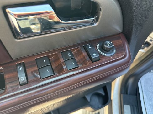 Used 2017 Ford Expedition EL Platinum image 11