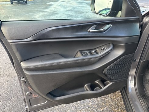New 2025 Jeep Grand Cherokee Laredo w/ Luxury Tech Group I image 18