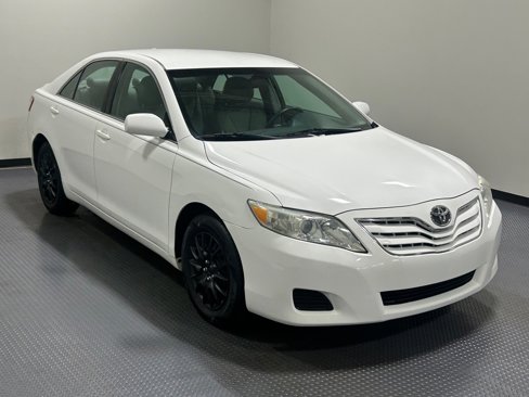 Used 2010 Toyota Camry image 4