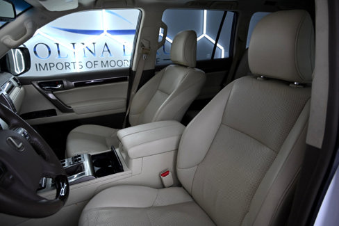 Used 2017 Lexus GX 460 Luxury w/ Preferred Accessory Package image 18
