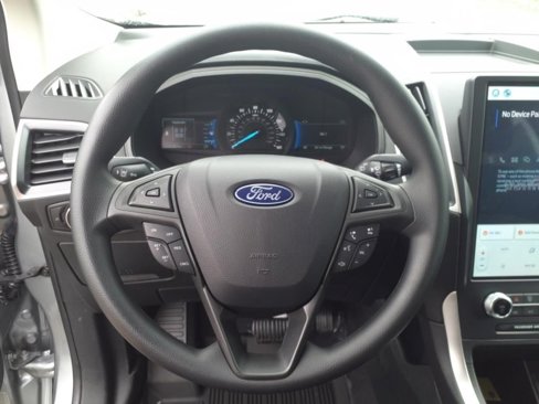 Used 2024 Ford Edge SE image 29
