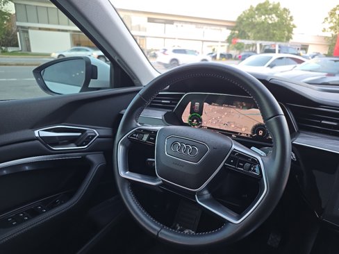 Used 2021 Audi e-tron Premium w/ Convenience Plus Package image 59