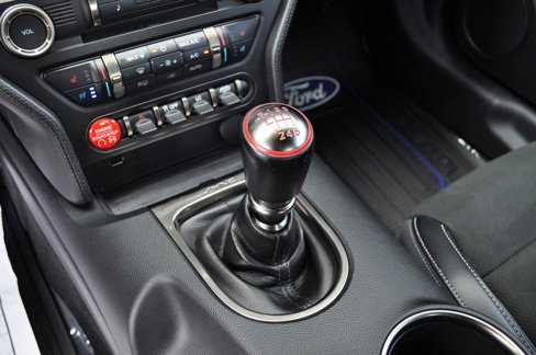 Used 2016 Ford Mustang Shelby GT350 w/ Technology Package image 34
