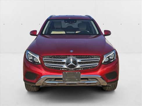Used 2017 Mercedes-Benz GLC 300 4MATIC image 2