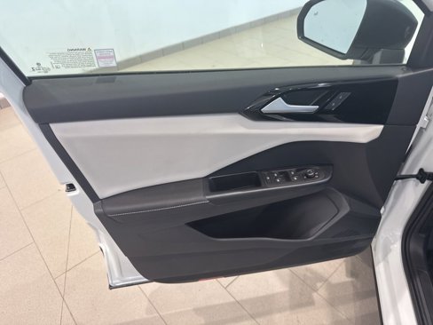 New 2025 Volkswagen Taos S image 10