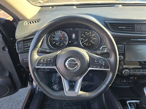 Used 2020 Nissan Rogue SV image 32