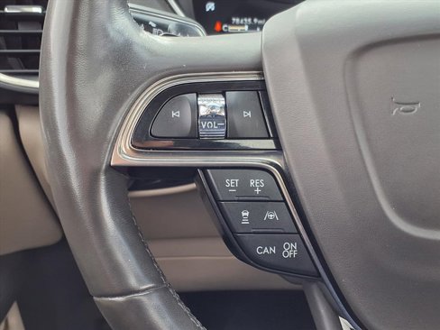 Used 2019 Lincoln Nautilus Reserve image 13