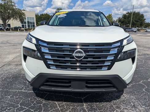 Used 2024 Nissan Rogue S image 10
