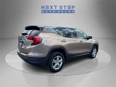 Used 2018 GMC Terrain SLE image 8