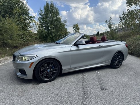 Used 2016 BMW M235i xDrive Convertible image 9