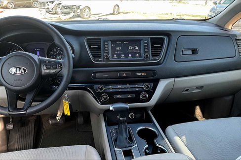 Used 2020 Kia Sedona LX image 6