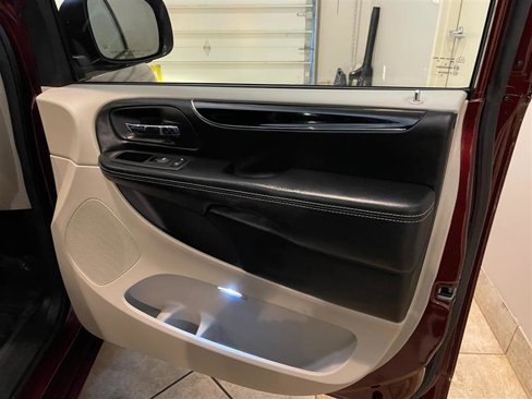 Used 2019 Dodge Grand Caravan SXT image 71