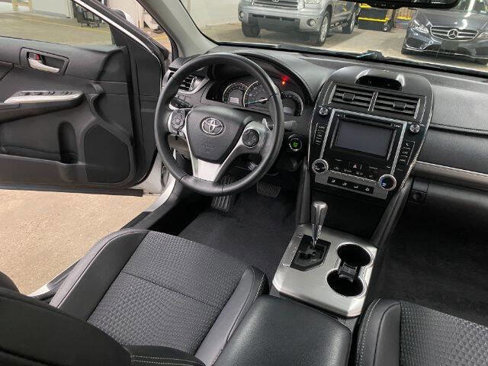 Used 2013 Toyota Camry XLE image 14