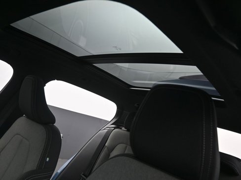 New 2025 Volvo XC40 B5 Core image 25