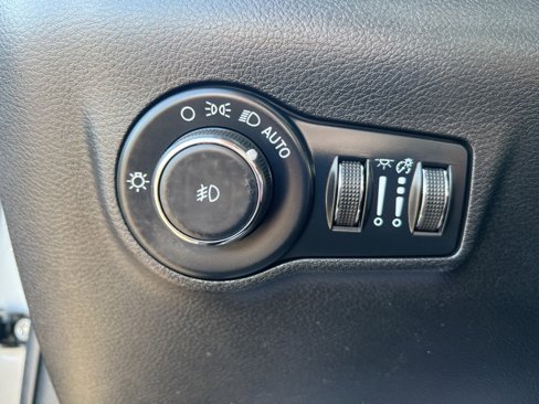 Used 2022 Jeep Compass Latitude w/ Convenience Group image 11