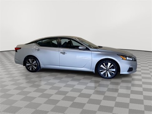 Certified 2022 Nissan Altima 2.5 SV image 13