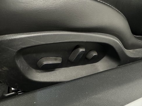 Used 2014 Chevrolet Corvette Stingray Convertible w/ 2LT Preferred Equipment Group image 18